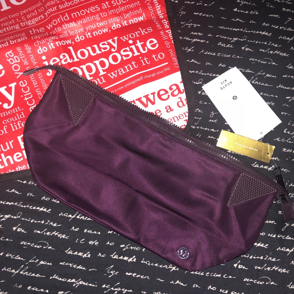 Lululemon Acute Kit